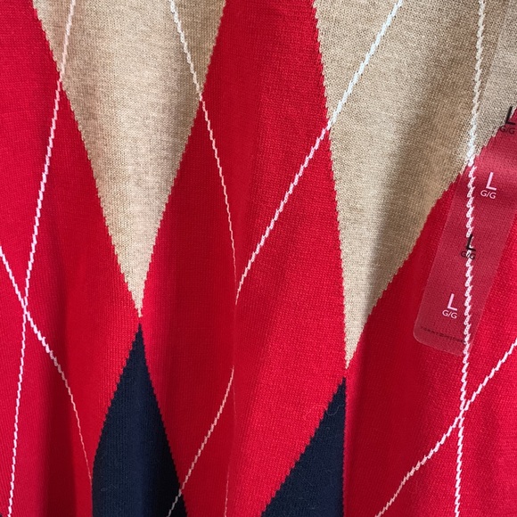 L-Tommy Hilfiger Argyle V Neck Sweater - Picture 3 of 5